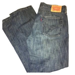 Men’s Levi’s 514 Jeans.